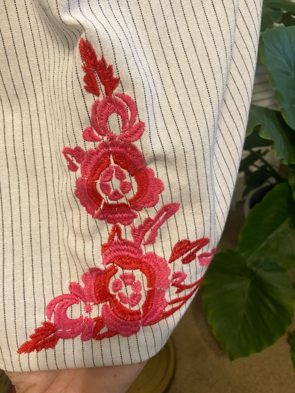 entro White and Pink Embroidered Midi Dress - Picture 5 of 6